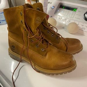 Woman’s Timberland Boots